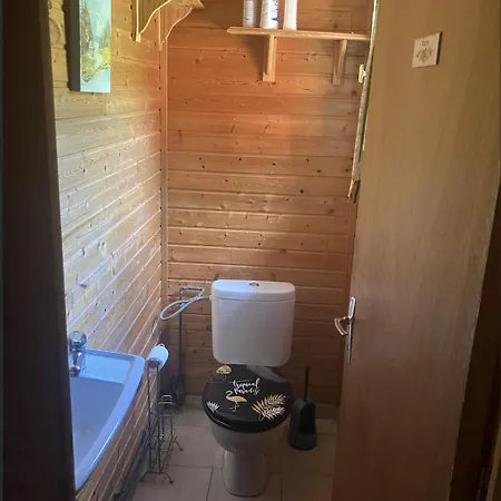 La Petite Maison Sur La Colline Rue (Somme)